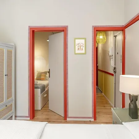 Apartament Memoiren Der Traditionellen Kuenste- Balcony At Downtown By Interhome *