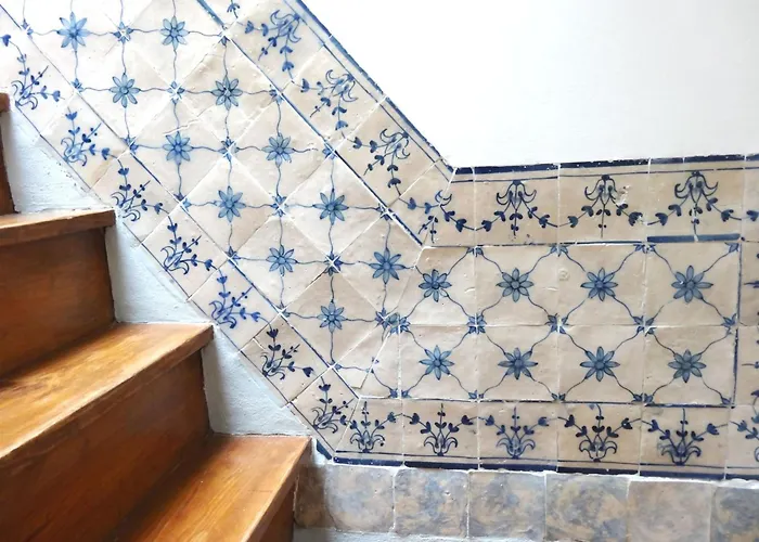 Appartement Memoiren Der Traditionellen Kuenste- Balcony At Downtown By Interhome *