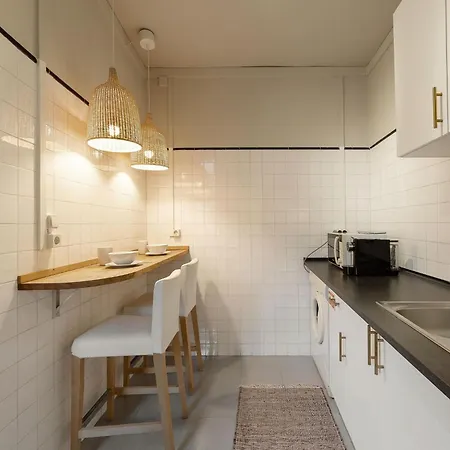 Apartamento Memoiren Der Traditionellen Kuenste- Balcony At Downtown By Interhome
